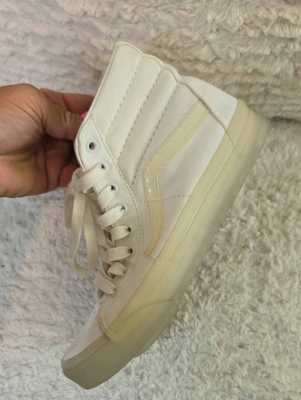 Vans Women’s High-Top Leather Sneakers in Off-White and Light Green Sole - Picture 4 of 5